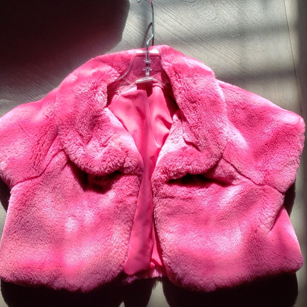 Girls GYMBOREE faux fur fuchsia cape